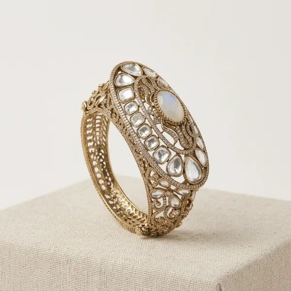 Antique_Gold_Kundan_Stone_Embellished_Bangle_For_Women