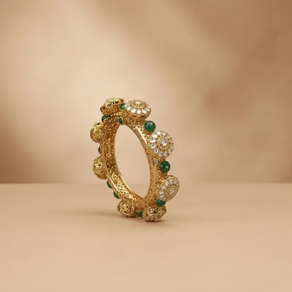 Golden_Antique_Kundan_Stone_Embellished_Bangle_Set_For_Women