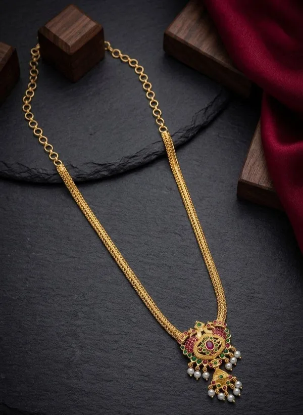 Traditional_Gold_Toned_Chain_Necklace_With_Ruby_And_Green_Stone_Pendant