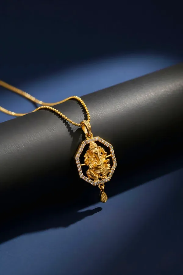 Traditional_Gold_Plated_Ganesha_Pendant_Necklace_With_Cubic_Zirconia_Border