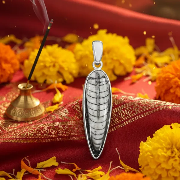 Sacred_Kuber_Stone_Pendant_For_Wealth_Money_Growth_Lucky_Pendant_|_Balance_&_Protection