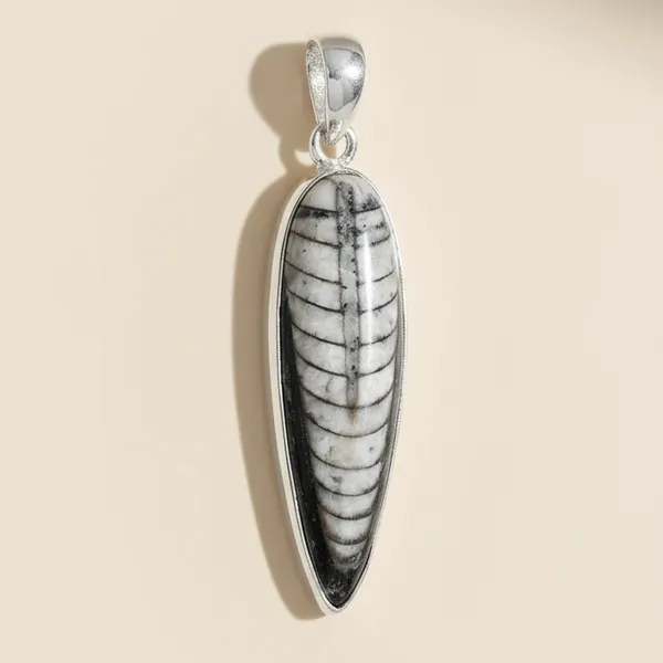 Sacred_Kuber_Stone_Pendant_For_Wealth_Money_Growth_Lucky_Pendant_|_Balance_&_Protection