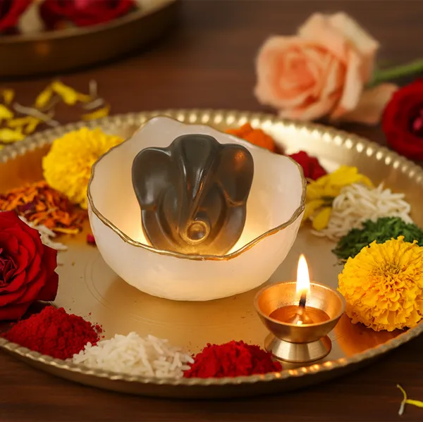 Timeless_Selenite_Bowl_Pyramid_With_Ganesha_For_Positive_Energy_|_Healing_&_Clarity