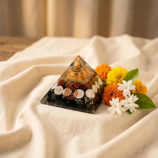 Elegant_Lakshmi_Yantra_Pyramid_|_Balance_&_Protection
