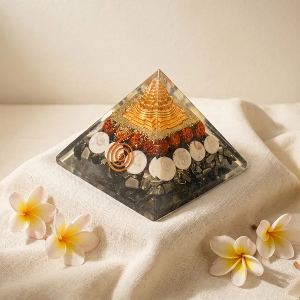 Elegant_Lakshmi_Yantra_Pyramid_|_Balance_&_Protection