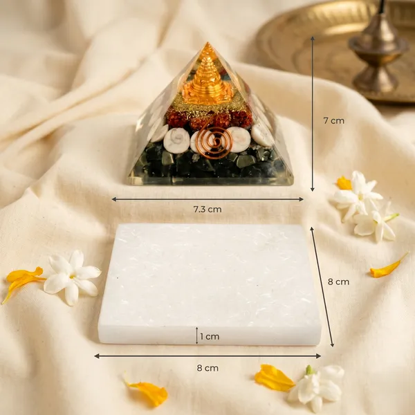 Exquisite_Laxmi_Yantra_Pyramid_With_Free_Square_Raw_Selenite_Plate_|_Balance_&_Protection
