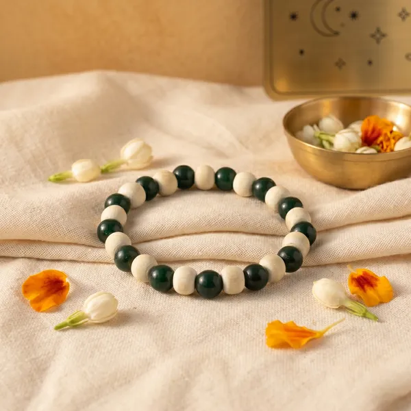 Handcrafted_Green_Jade_Tulsi_Bracelet_|_Balance_&_Protection
