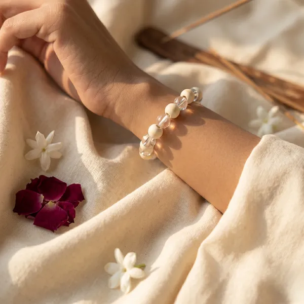 Classic_Crystal_With_Tulsi_Bracelet_|_Healing_&_Clarity