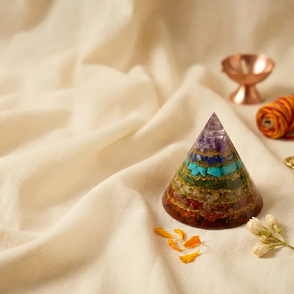 Exquisite_7_Chakra_Conical_Pyramid_|_Healing_&_Clarity