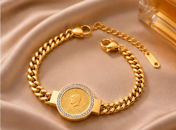 Vintage_Sovereign_Charm_Bracelet