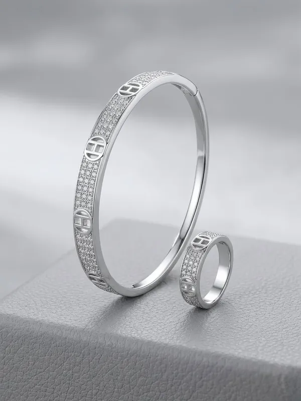 Crystal_H-Link_Cuff_Bracelet