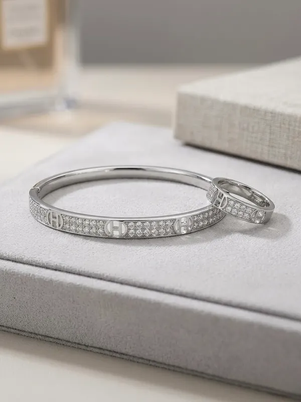 Crystal_H-Link_Cuff_Bracelet