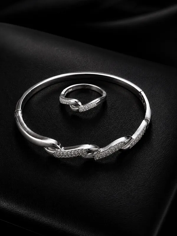 Crystal_Link_Cuff_Bracelet_With_Ring
