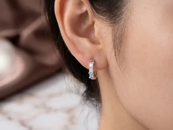 Earrings_Silver_Princess_Cut_Huggie_Hoops