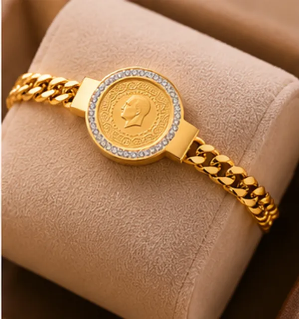 Vintage_Sovereign_Charm_Bracelet
