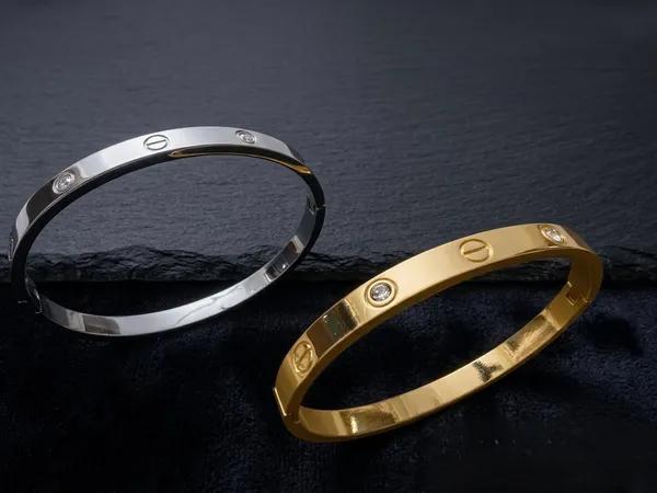 Luxe_Crystal_Cuff_Bracelet