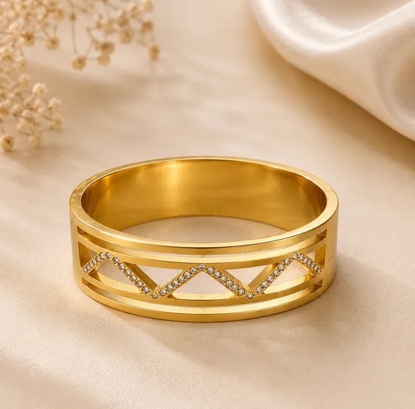 Luxe_Geometric_Cuff_Bracelet
