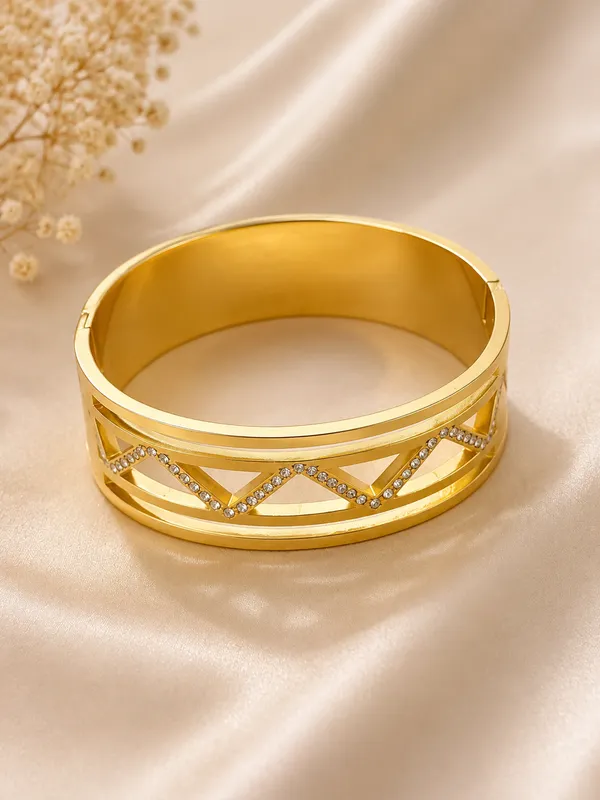 Luxe_Geometric_Cuff_Bracelet