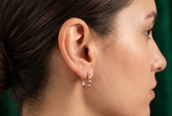 Starlit_Gold_Hoop_Earring