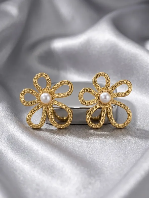 Pearl_Flower_Stud_Earrings