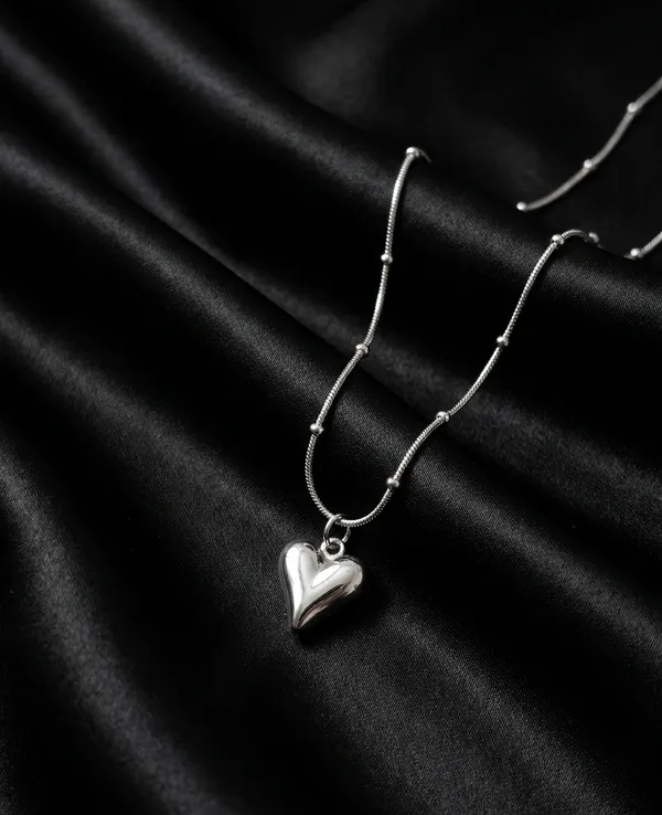 Minimal_Heart_Chain_Necklace