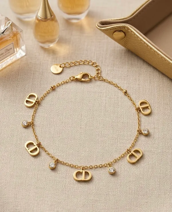 Radiant_Dangle_Charm_Bracelet