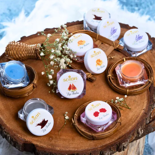 Lip_Balm_With_Shea_Butter_And_Castor_Oil_Pack_Of_3