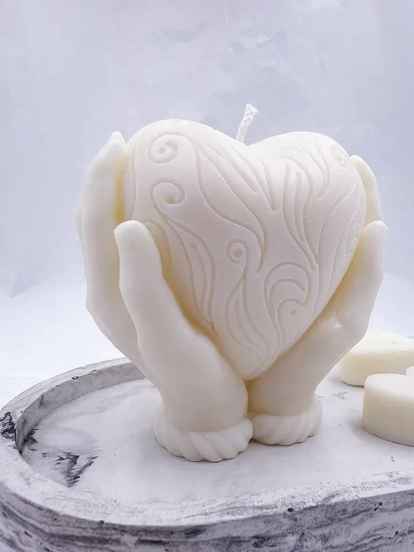 Heart_In_Hand_Soy_Wax_Candle_Pack_Of_2
