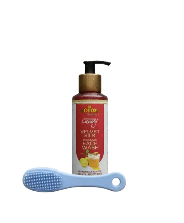 Velvet_Silk_Face_Wash_With_Cleansing_Brush_Pack_Of_2