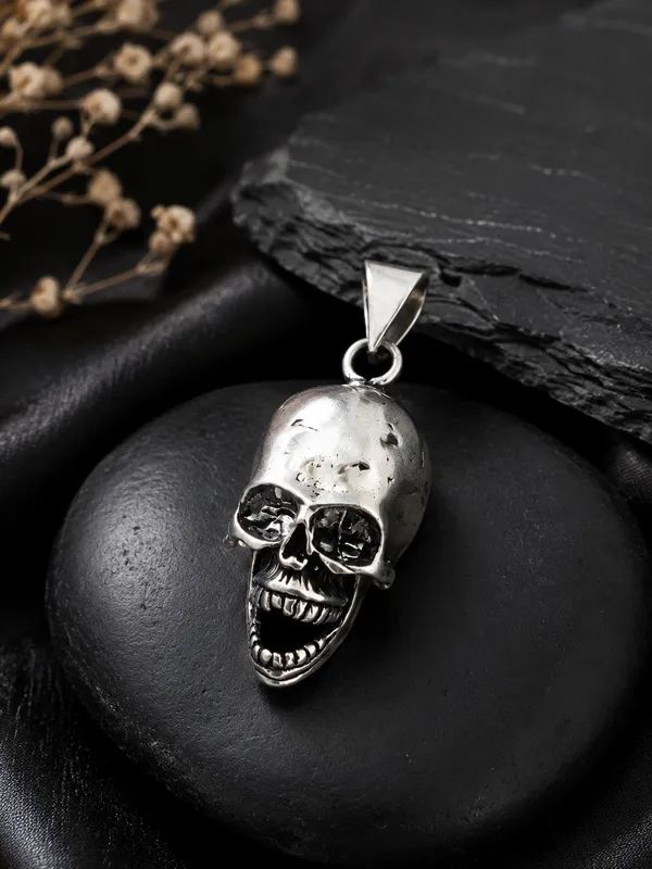 Gothic_Skull_Necklace_Men's_Statement_Jewelry
