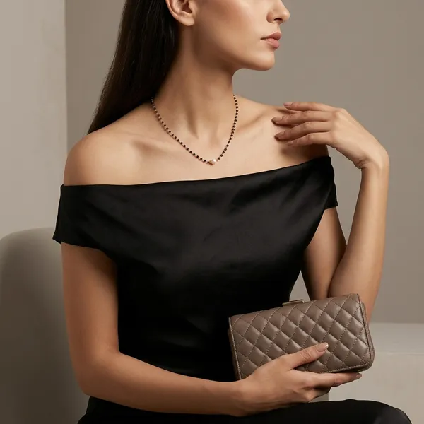 Pure_Silver_With_18K_Gold_Plating_With_Real_Pearl_In_Center_And_Natural_Black_Spinnel_Stone_Chain