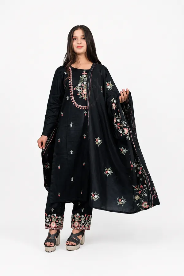 Black_Jaam_Cotton_Embroidered_Kurta_Set_For_Women