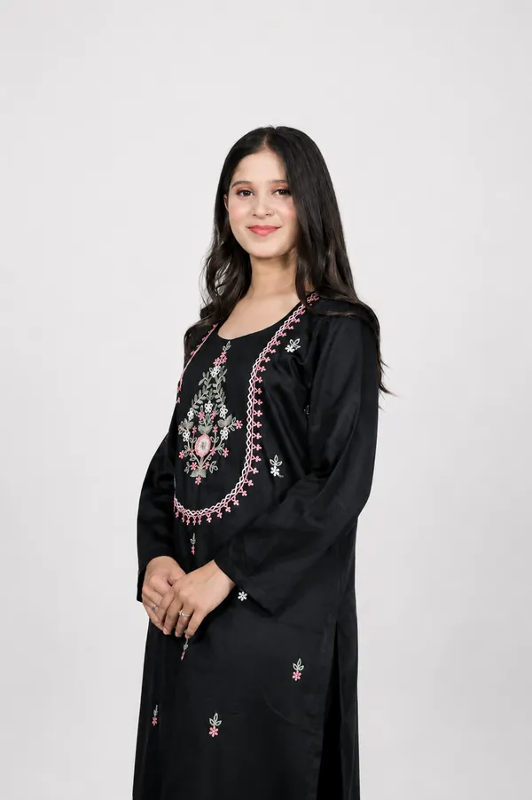 Black_Jaam_Cotton_Embroidered_Kurta_Set_For_Women
