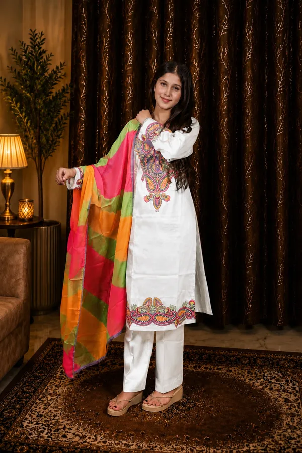 White_Jaam_Cotton_Embroidered_Floral_Kurta_Set_For_Women