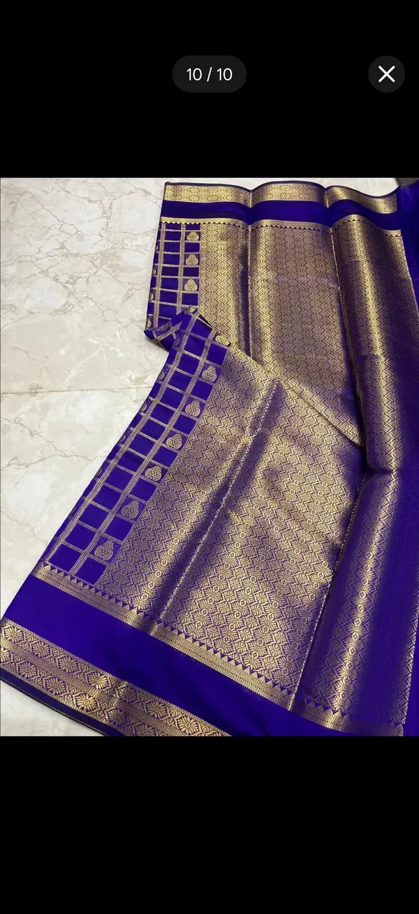 Khadi_cotton-_Golden_zari_pallu
