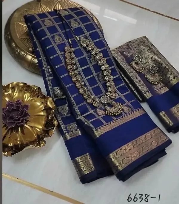 Khadi_cotton-_Golden_zari_pallu