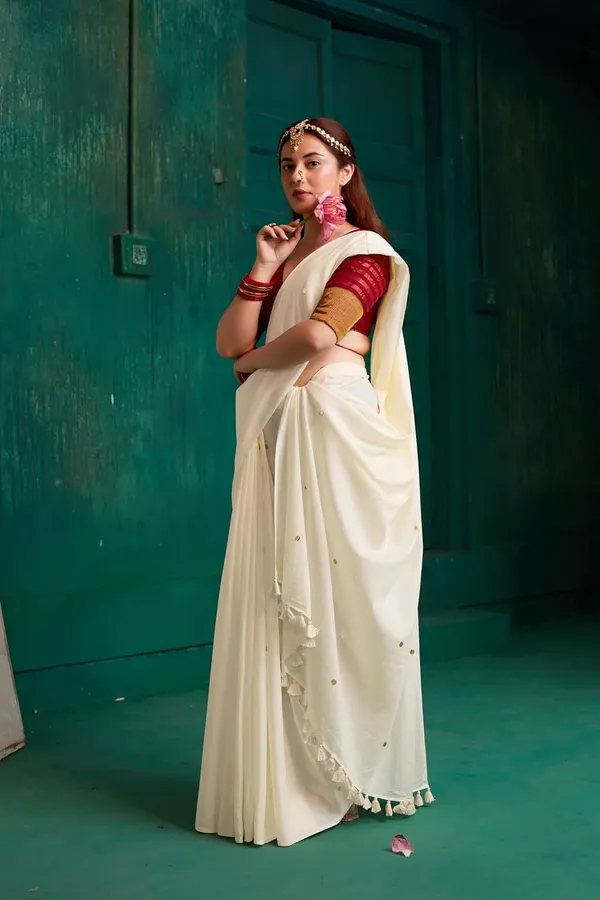Tamaira_Fashion_Women_S_Embellished_Sequinned_Pure_Cotton_Saree_Solidsequinparent
