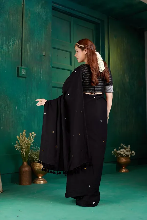 Tamaira_Fashion_Women_S_Embellished_Sequinned_Pure_Cotton_Saree_Solidsequinparent