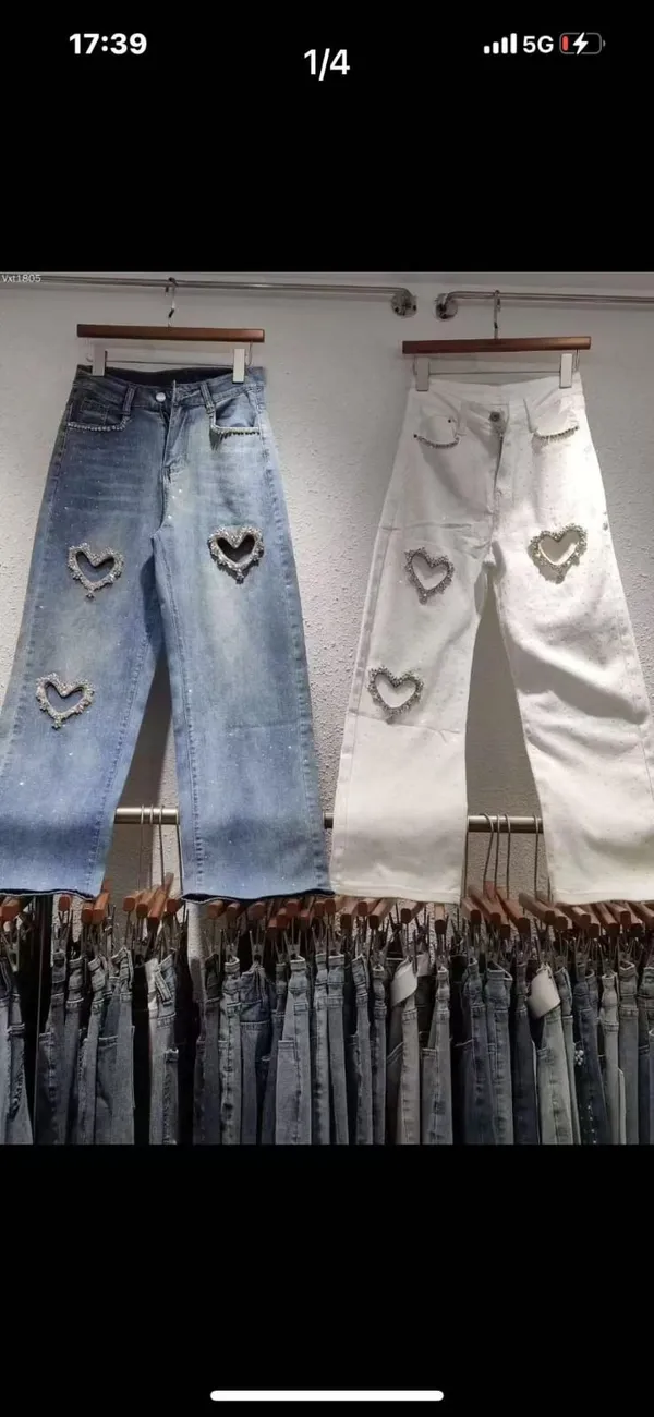 Heart_Patch_Distressed_Denim_Jeans_For_Women