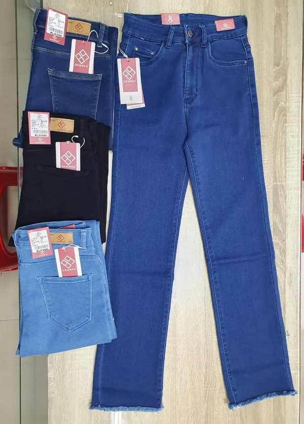 Blue_Denim_Mid_Rise_Ankle_Length_Jeans_For_Women
