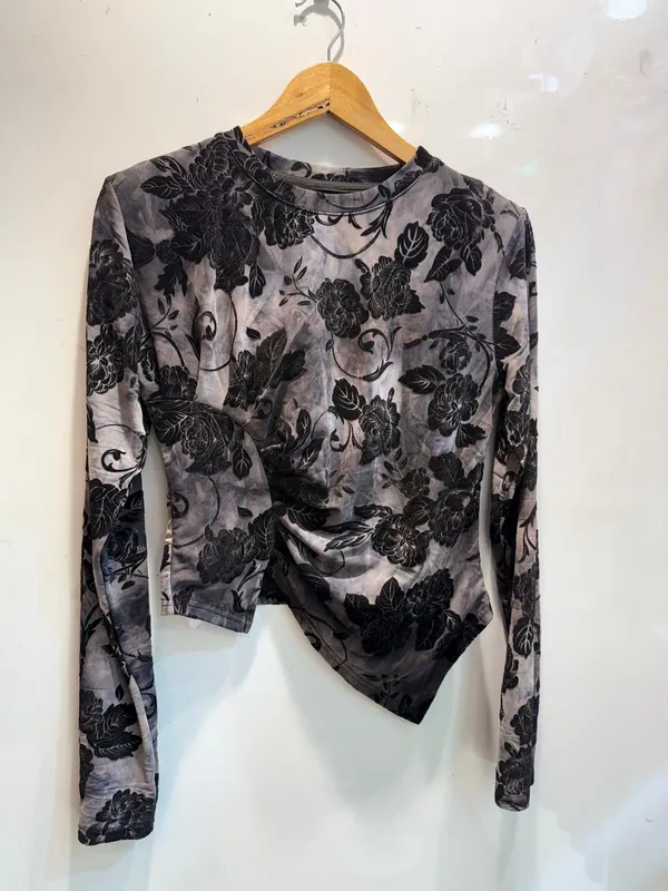 Black_Floral_Print_Asymmetric_Hem_Long_Sleeve_Top_For_Women