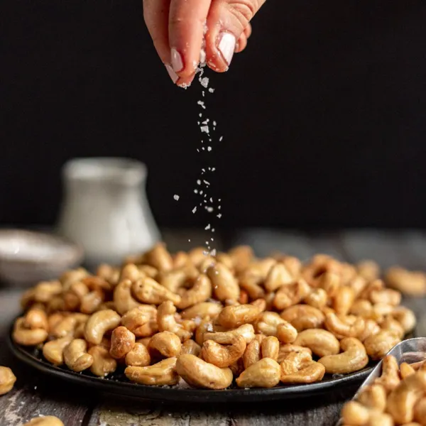 Himalayan_Salted_&_Natural_Whole_Cashew_Combo_100G_Each