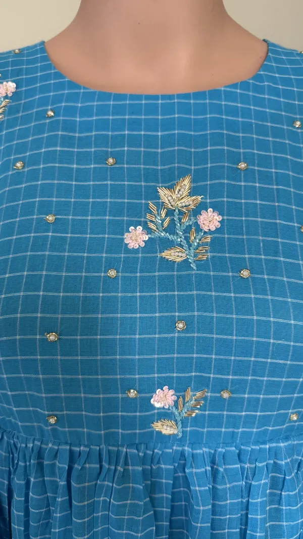 Blue_Checkered_Jamdhani_Suit_Set_With_Hand_Work