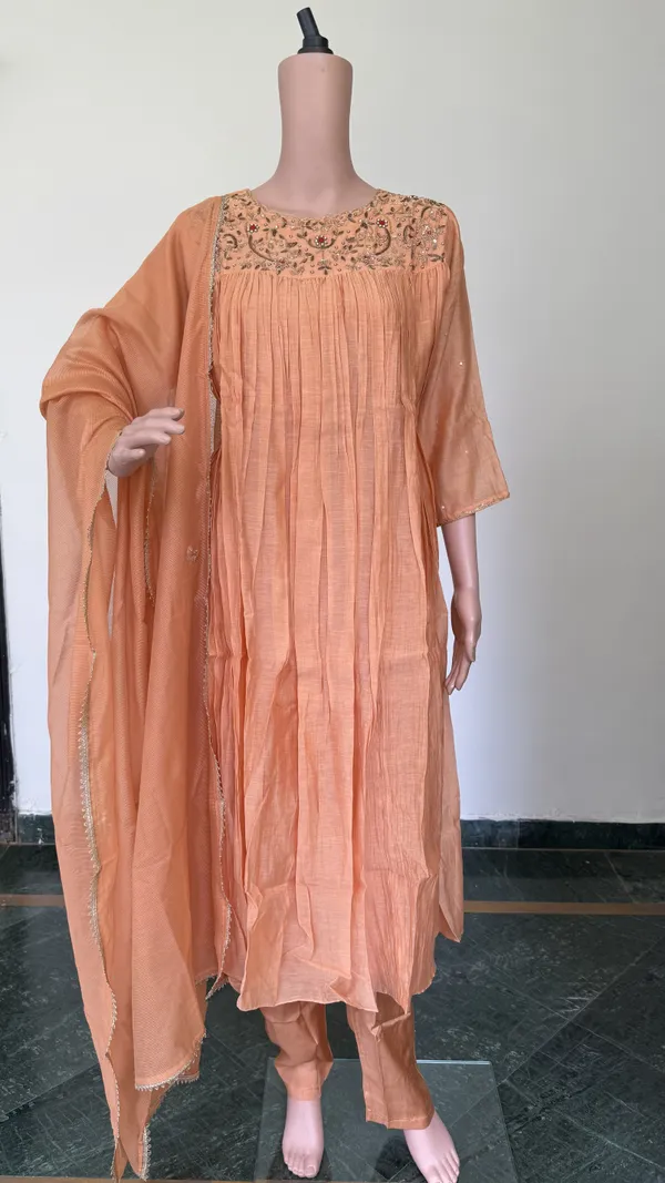 Peach_Zardosi_Work_Mul_Chanderi_Suit_Set