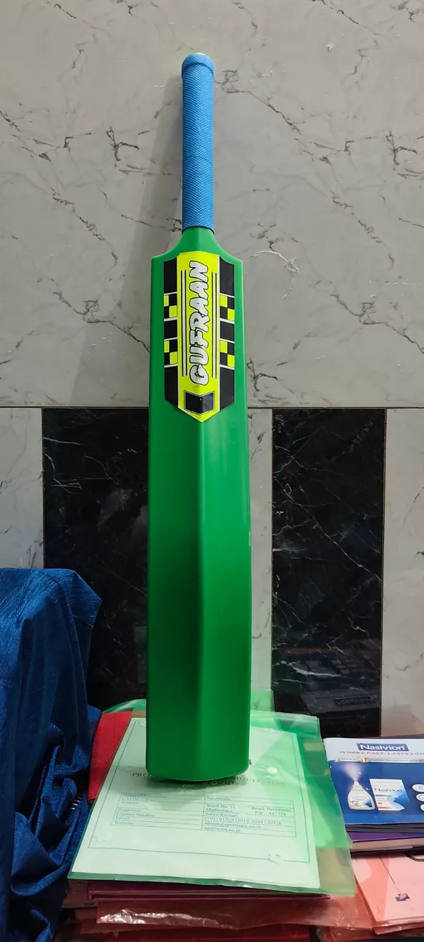 Multicolor_Poplar_And_Willow_Plastic_Premium_Cricket_Bat