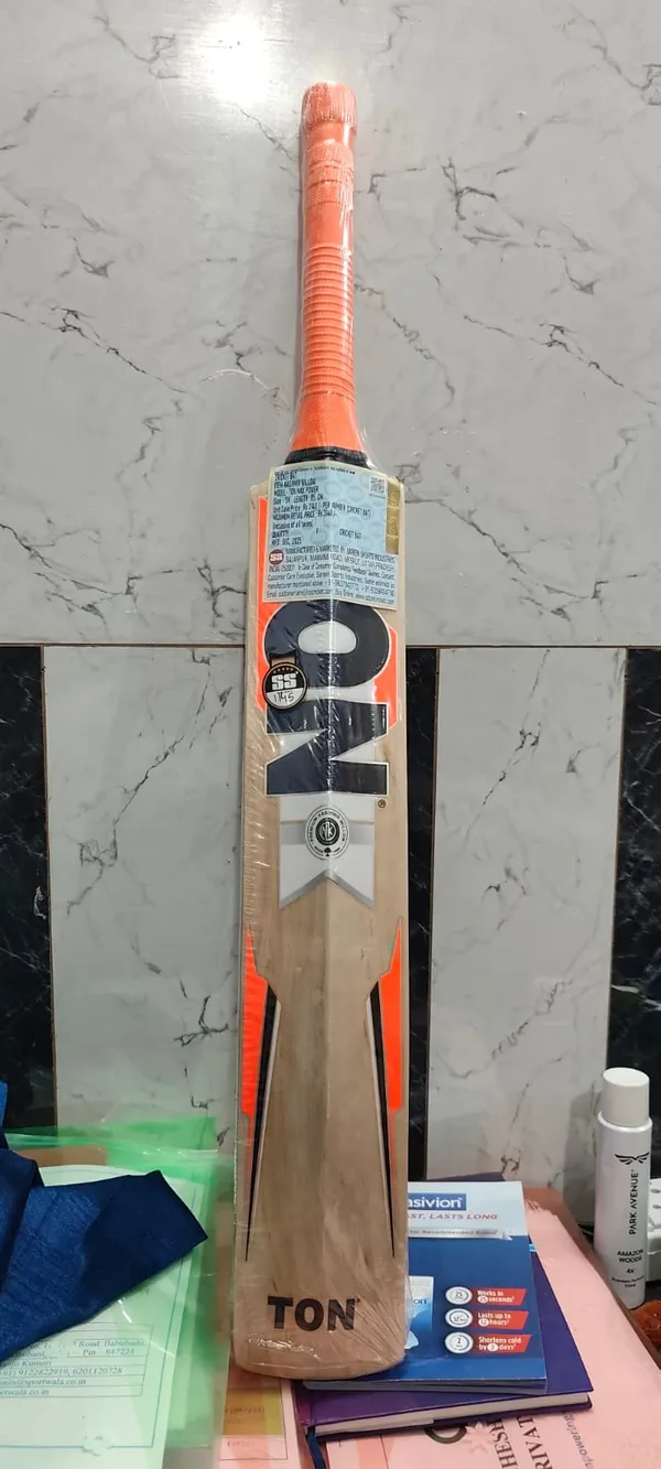 Multicolor_Willow_Wood_Premium_Cricket_Bat