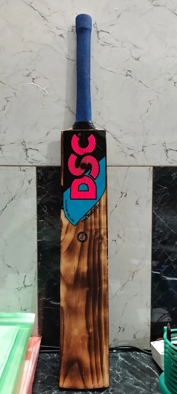Multicolor_Wood_(Willow)_Premium_Cricket_Bat