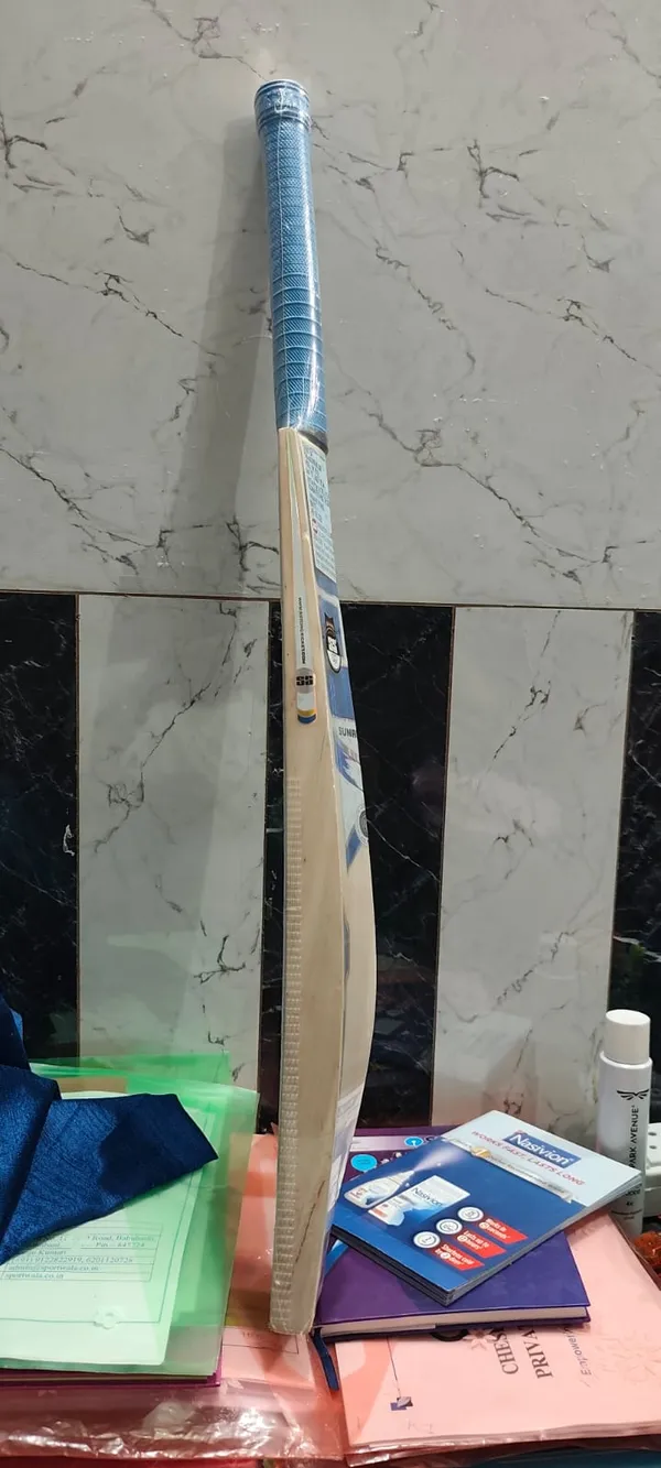 Multicolor_English_Willow_Premium_Cricket_Bat