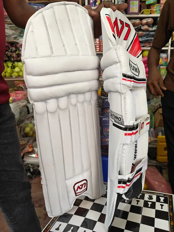White_Pu_And_High-Density_Foam_Premium_Cricket_Batting_Pads