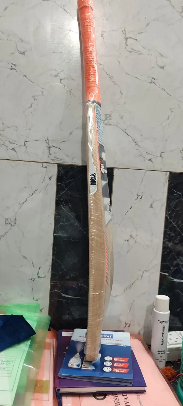 Multicolor_Willow_Wood_Premium_Cricket_Bat